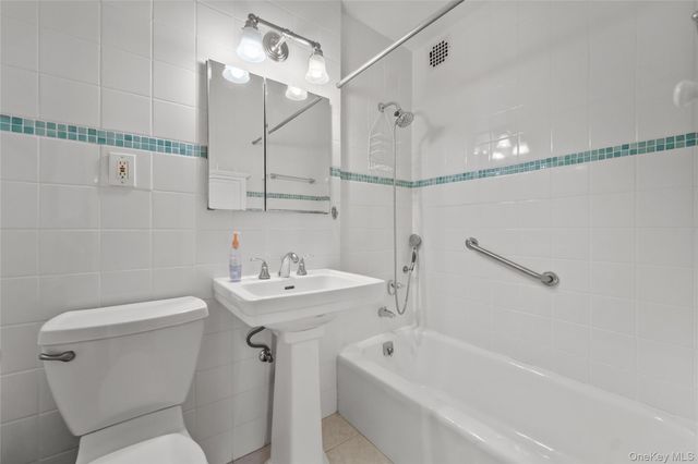 177 E Hartsdale Avenue 4X, Hartsdale, NY 10530