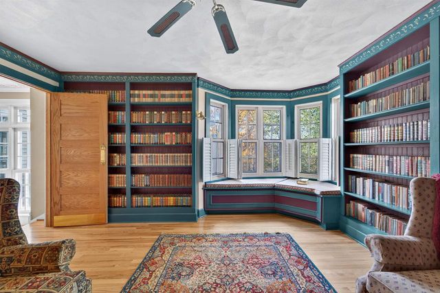 107 LAMINE LANE, Combined Locks, WI 54113