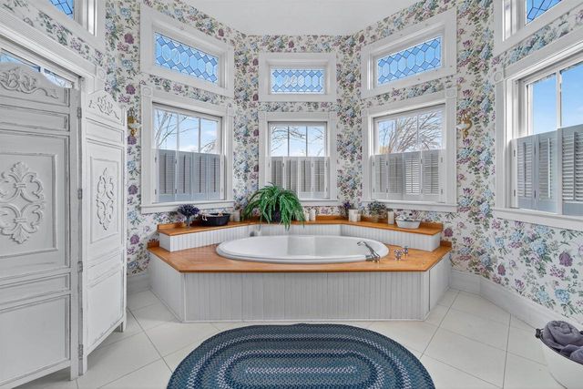 107 LAMINE LANE, Combined Locks, WI 54113