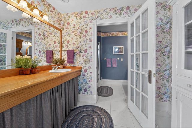 107 LAMINE LANE, Combined Locks, WI 54113