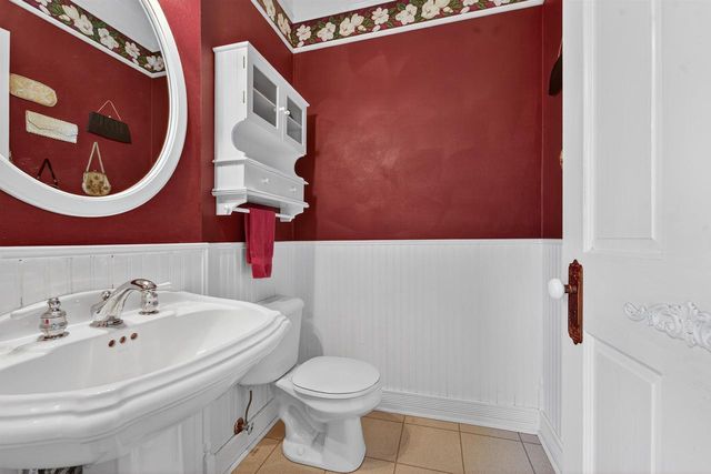 107 LAMINE LANE, Combined Locks, WI 54113