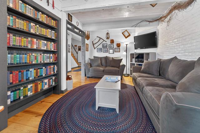 107 LAMINE LANE, Combined Locks, WI 54113