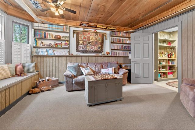 107 LAMINE LANE, Combined Locks, WI 54113