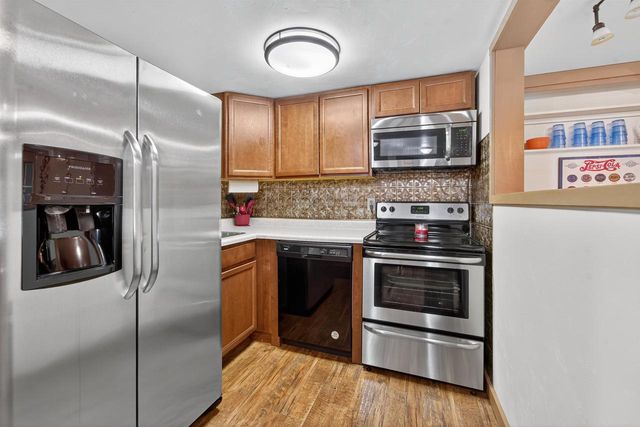 107 LAMINE LANE, Combined Locks, WI 54113