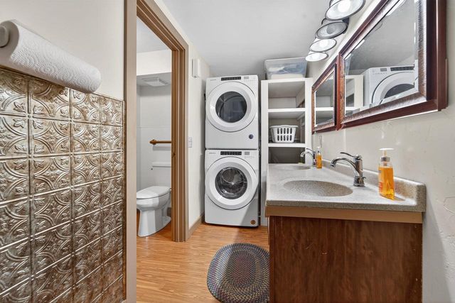 107 LAMINE LANE, Combined Locks, WI 54113