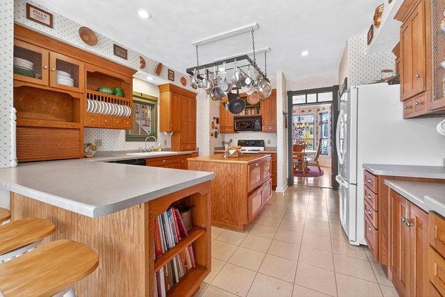 107 LAMINE LANE, Combined Locks, WI 54113