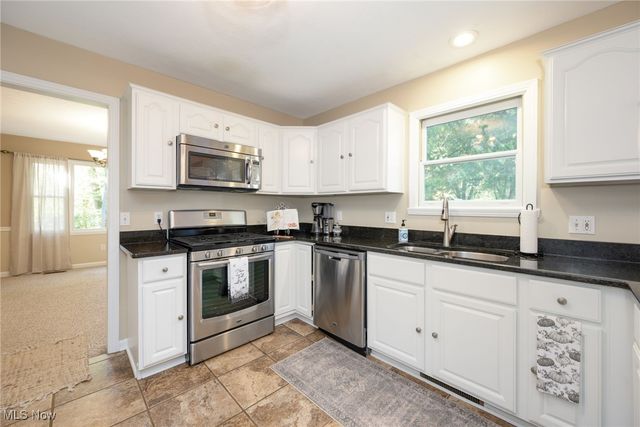 1490 Hanna Road, Stow, OH 44224