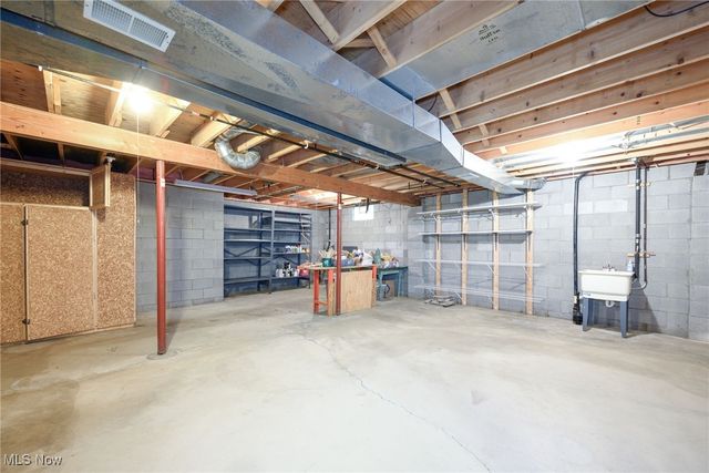 1490 Hanna Road, Stow, OH 44224