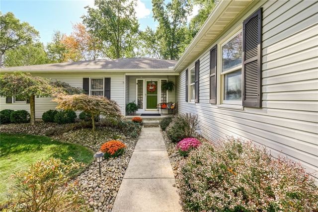 1490 Hanna Road, Stow, OH 44224