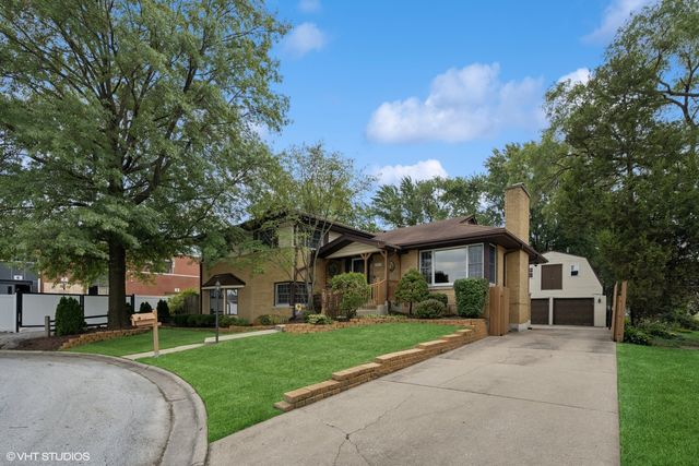 6455 W 88th Place, Oak Lawn, IL 60453