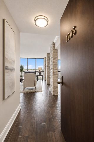 5001 Woodway 1005, Houston, TX 77056
