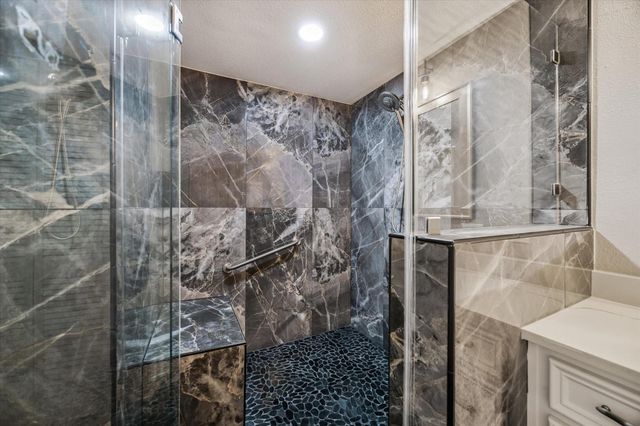 5001 Woodway 1005, Houston, TX 77056