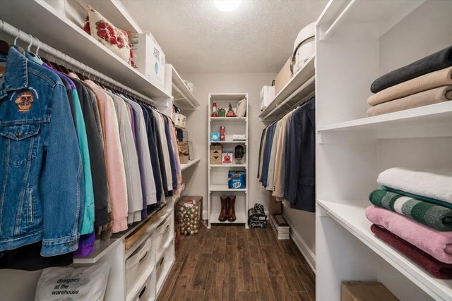 5001 Woodway 1005, Houston, TX 77056