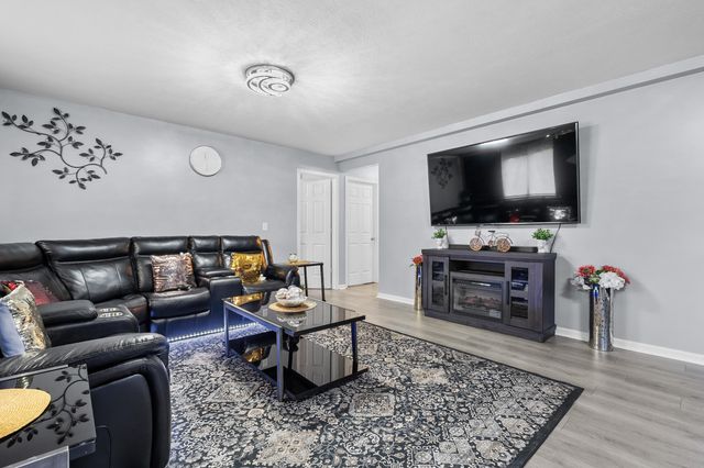 6845 Annandale Drive, Kalamazoo, MI 49009