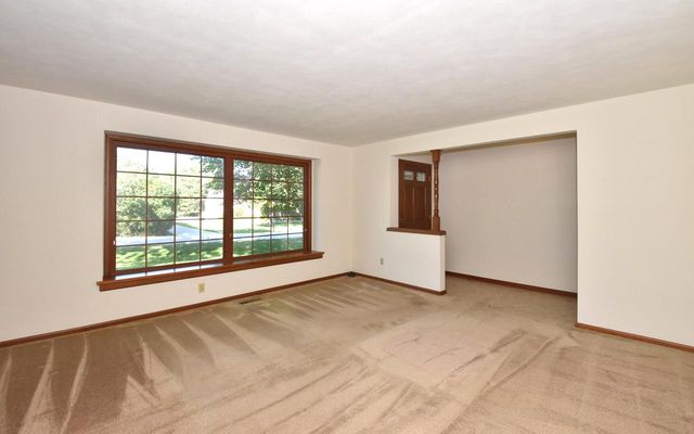 4837 W Knollwood DRIVE, Mount Pleasant, WI 53403