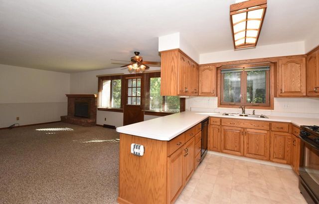 4837 W Knollwood DRIVE, Mount Pleasant, WI 53403