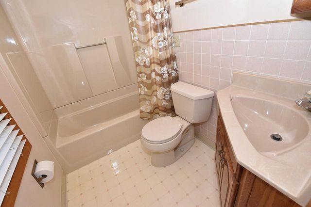 4837 W Knollwood DRIVE, Mount Pleasant, WI 53403