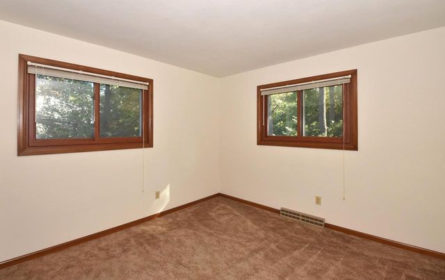 4837 W Knollwood DRIVE, Mount Pleasant, WI 53403