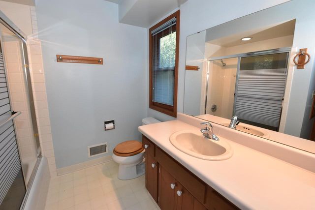 4837 W Knollwood DRIVE, Mount Pleasant, WI 53403