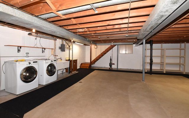 4837 W Knollwood DRIVE, Mount Pleasant, WI 53403