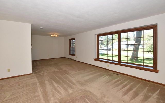 4837 W Knollwood DRIVE, Mount Pleasant, WI 53403