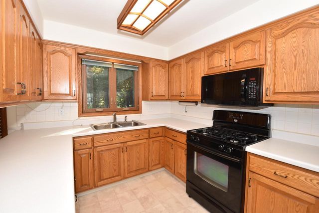 4837 W Knollwood DRIVE, Mount Pleasant, WI 53403