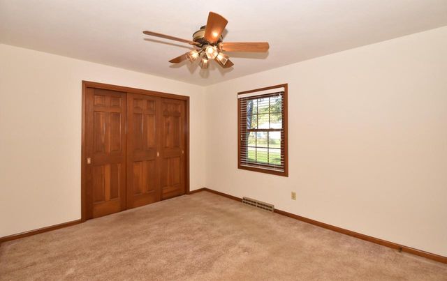 4837 W Knollwood DRIVE, Mount Pleasant, WI 53403
