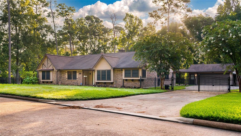 16602 E Kingscoate Drive, Crosby, TX 77532