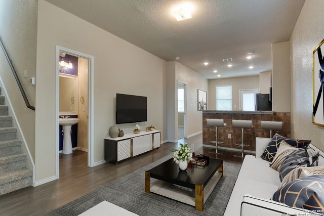 3931 Somers Crest, San Antonio, TX 78211