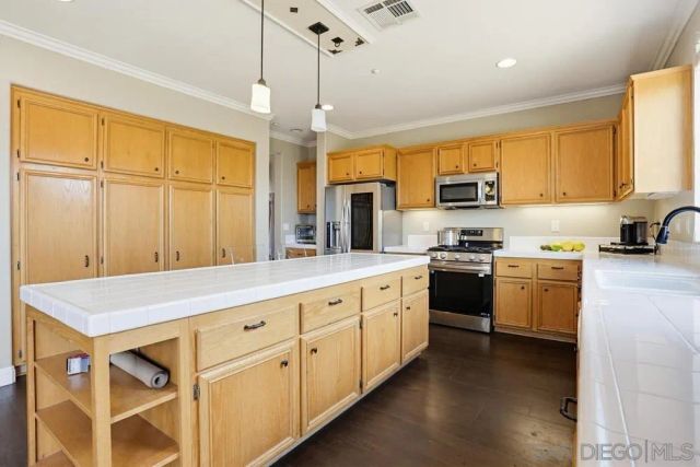 1171 Prussian Way, Oceanside, CA 92057