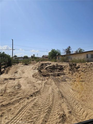 6180 Chia, 29 Palms, CA 92277