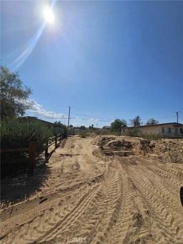 6180 Chia, 29 Palms, CA 92277