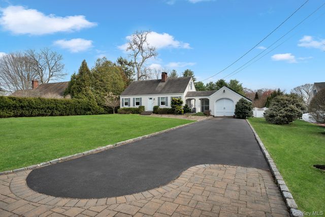 18 Ursular Court, Smithtown, NY 11787