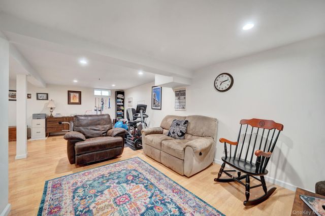 18 Ursular Court, Smithtown, NY 11787