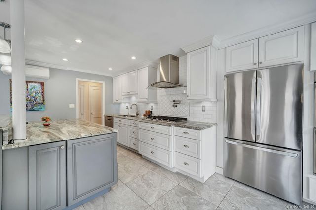 18 Ursular Court, Smithtown, NY 11787