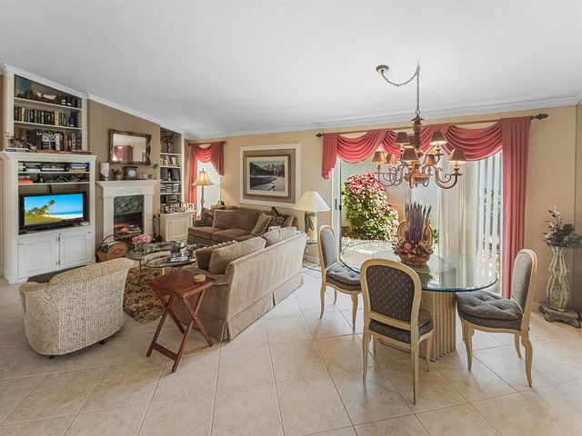 5122 Corbel Lake Way, Boynton Beach, FL 33437