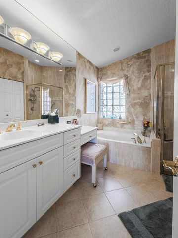 5122 Corbel Lake Way, Boynton Beach, FL 33437