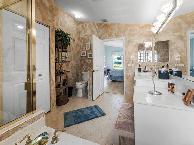 5122 Corbel Lake Way, Boynton Beach, FL 33437