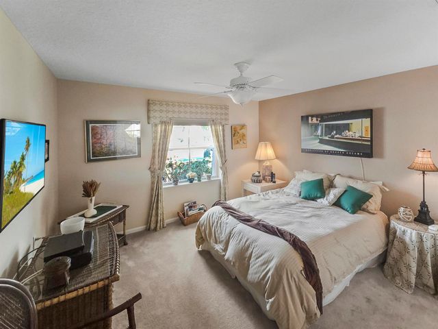 5122 Corbel Lake Way, Boynton Beach, FL 33437