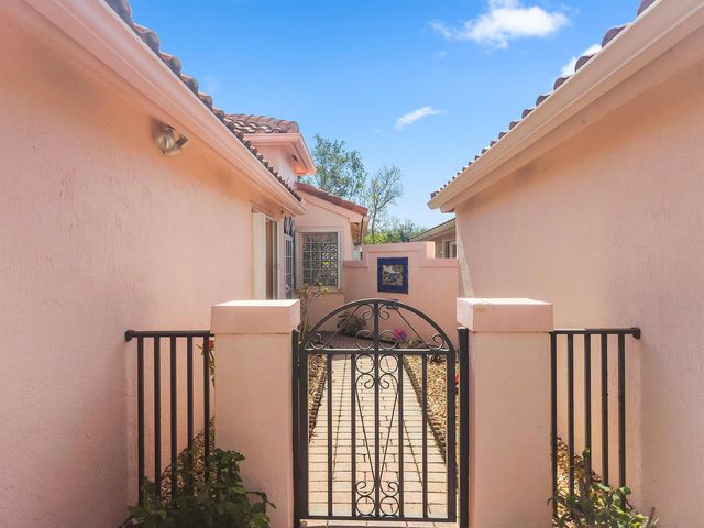 5122 Corbel Lake Way, Boynton Beach, FL 33437