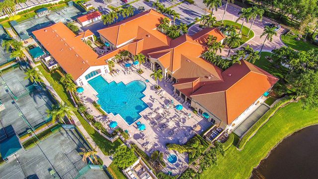 5122 Corbel Lake Way, Boynton Beach, FL 33437