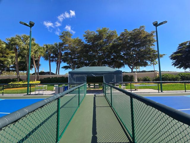 5122 Corbel Lake Way, Boynton Beach, FL 33437