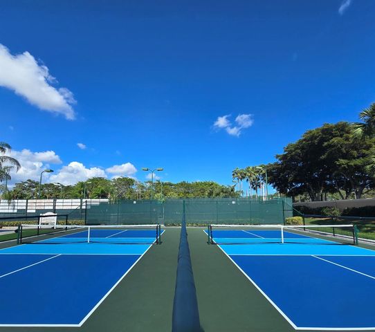 5122 Corbel Lake Way, Boynton Beach, FL 33437