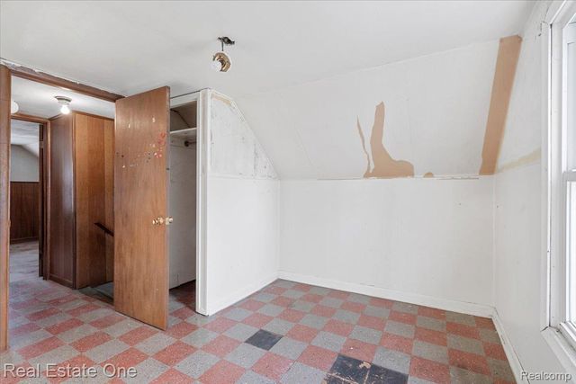 11078 Pine Street, Taylor, MI 48180