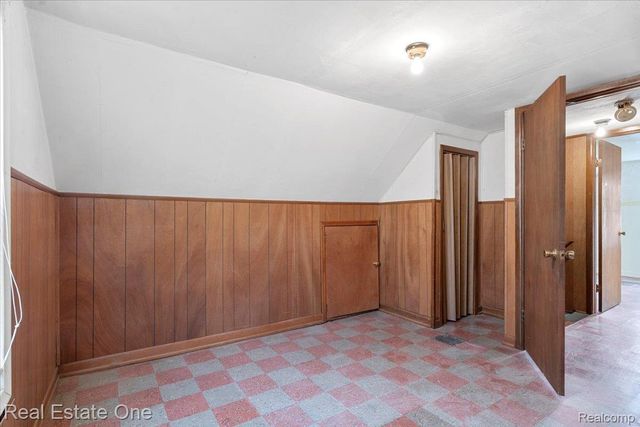 11078 Pine Street, Taylor, MI 48180