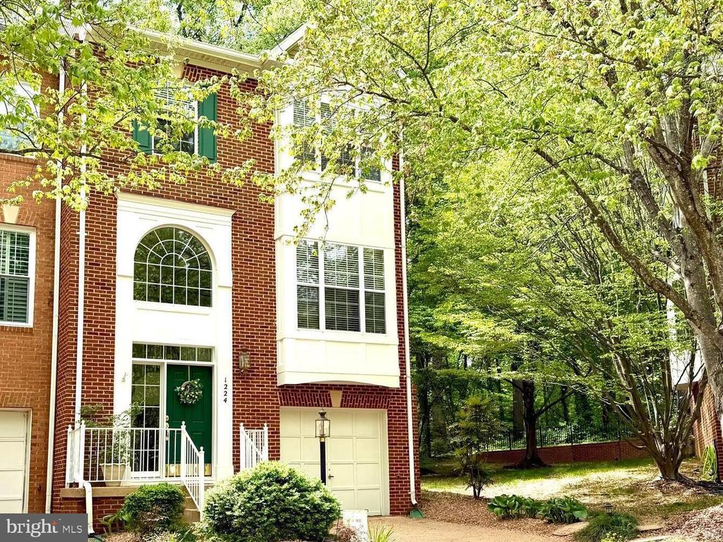 1224 WILD HAWTHORN WAY, Reston, VA 20194
