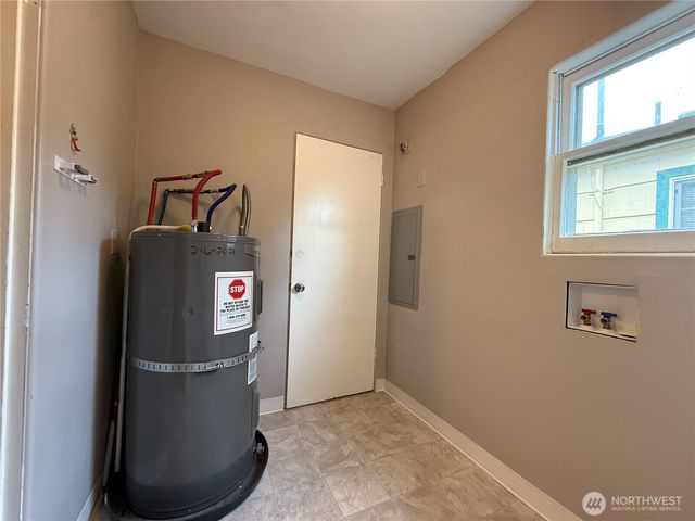 1308 S 3rd Avenue, Kelso, WA 98626