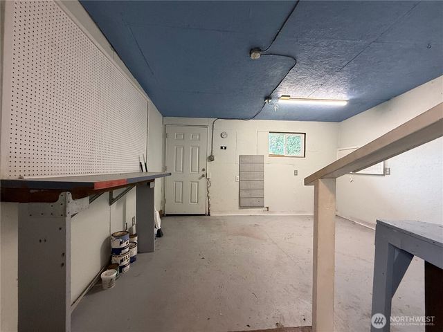 1308 S 3rd Avenue, Kelso, WA 98626