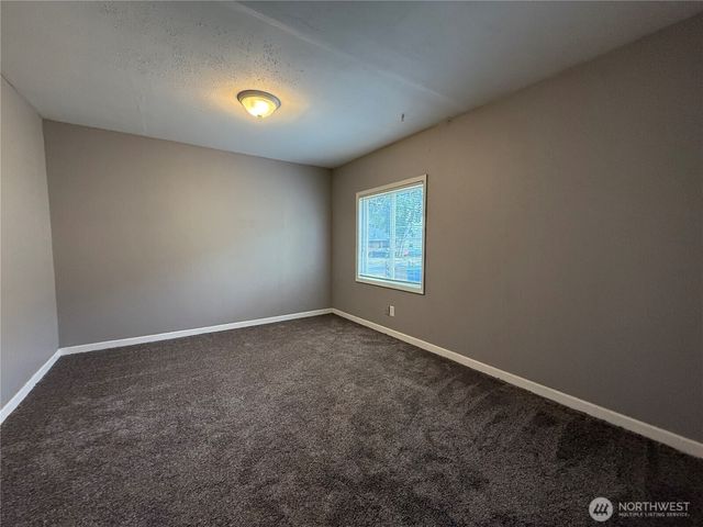 1308 S 3rd Avenue, Kelso, WA 98626