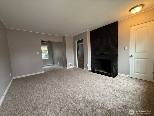 1308 S 3rd Avenue, Kelso, WA 98626